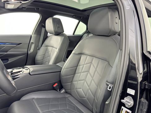 Used 2024 BMW i5 M60 w/ Premium Package image 39