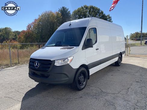 Used 2025 Mercedes-Benz Sprinter 2500 image 6