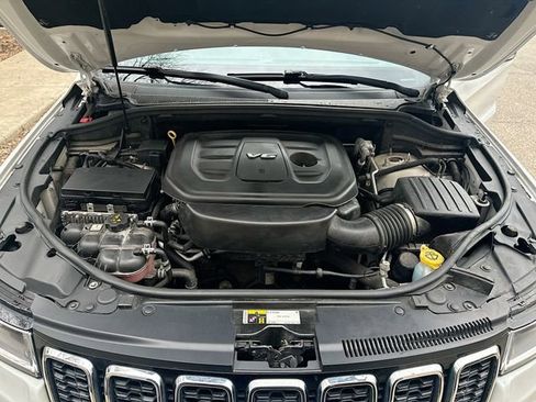 Used 2018 Jeep Grand Cherokee Limited image 31