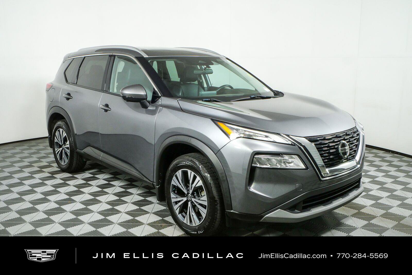 Used 2021 Nissan Rogue SV w/ Premium Package FWD image 1