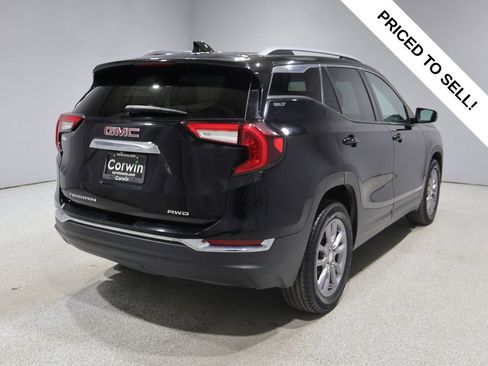 Used 2024 GMC Terrain SLT AWD/4WD image 2