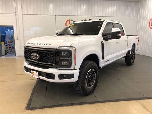 Used 2023 Ford F250 Lariat w/ Lariat Ultimate Package image 3