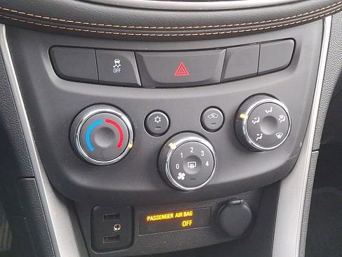 Used 2022 Chevrolet Trax LS w/ Tint and Cruise Package image 19