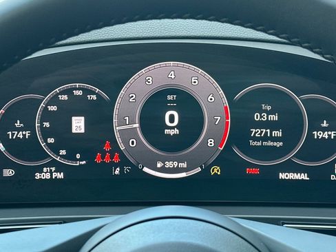 Used 2025 Porsche Cayenne image 25