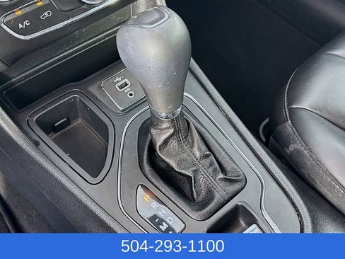 Used 2020 Jeep Cherokee Latitude Plus FWD image 19