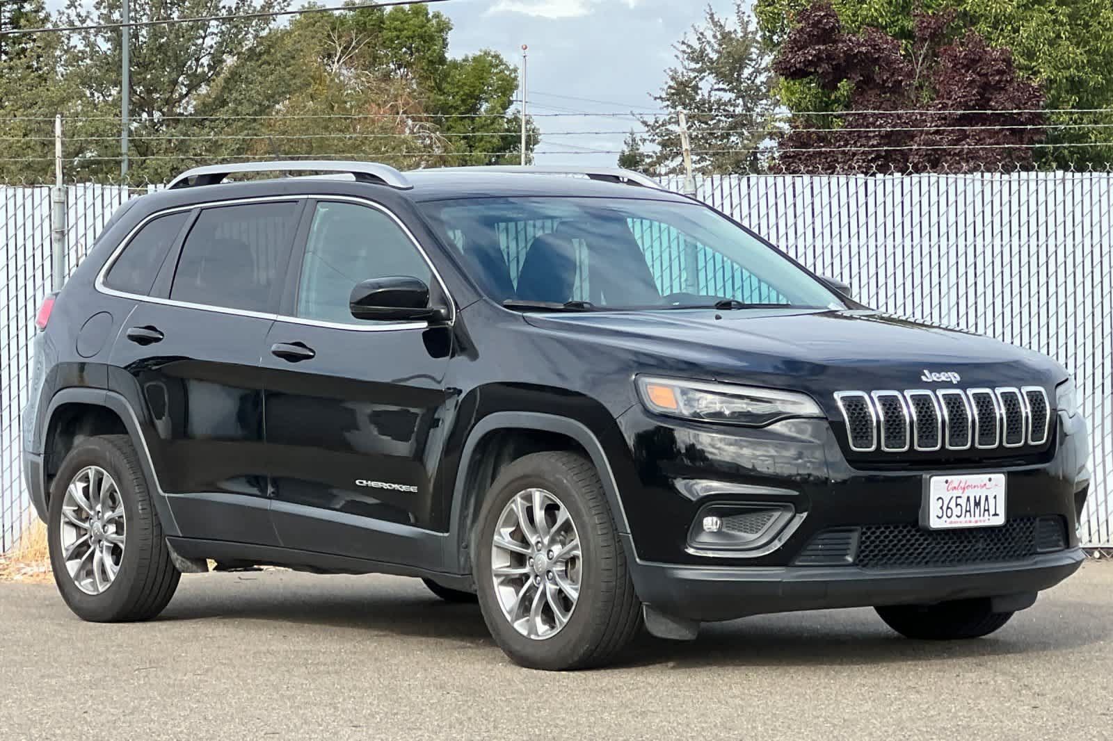Used 2019 Jeep Cherokee Latitude Plus FWD image 7