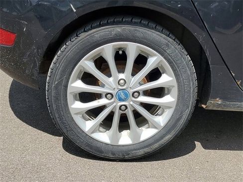 Used 2014 Ford Fiesta SE w/ Equipment Group 201A image 5