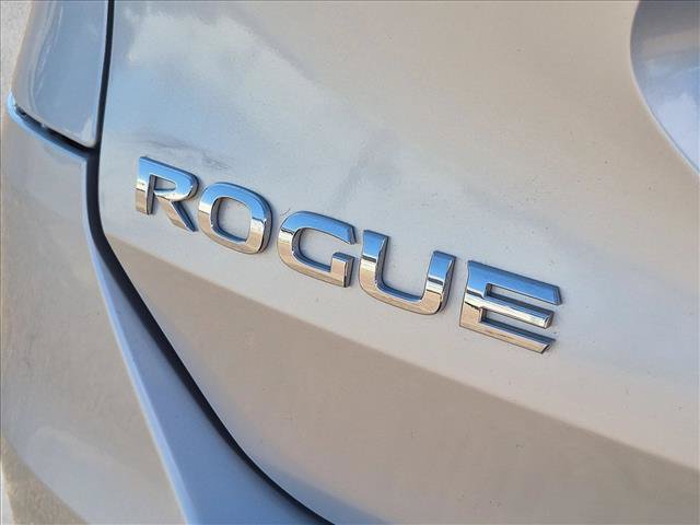 Used 2015 Nissan Rogue SV AWD/4WD image 11