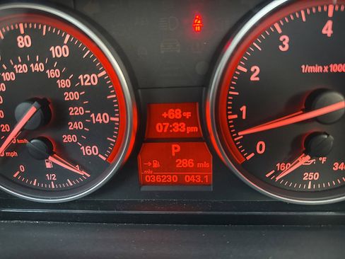 Used 2013 BMW 335i Convertible RWD image 35