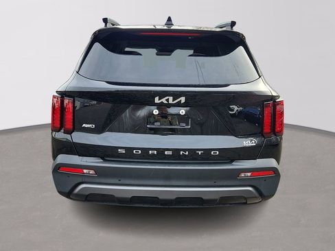 Certified 2022 Kia Sorento S image 5