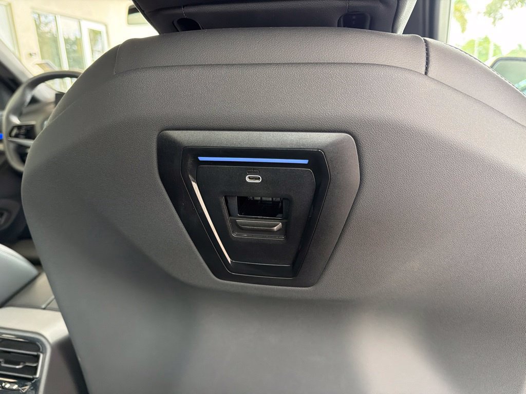 Used 2024 BMW i5 eDrive40i w/ Premium Package RWD image 31