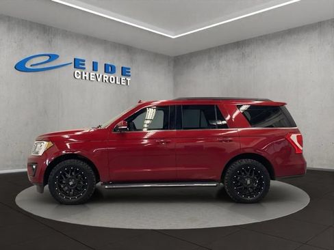 Used 2018 Ford Expedition XLT w/ Equipment Group 202A AWD/4WD image 11
