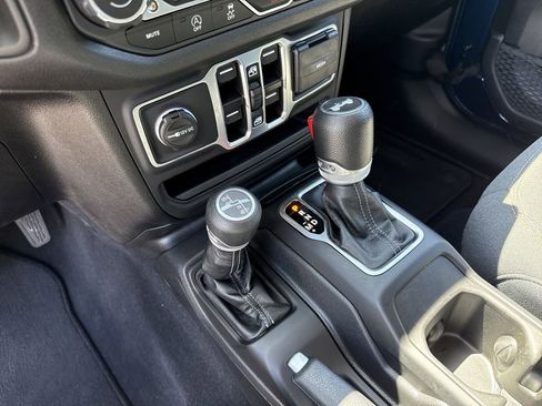 Used 2025 Jeep Wrangler Unlimited Sport AWD/4WD image 29