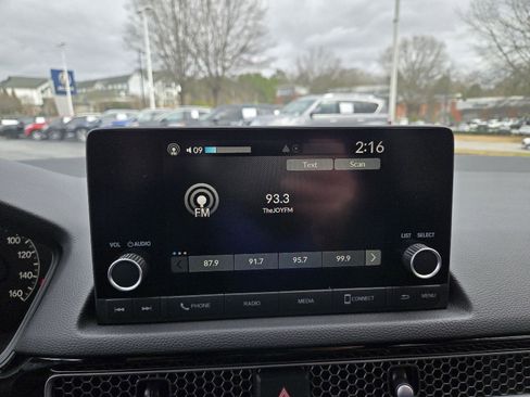 Used 2025 Honda Civic Sport image 34