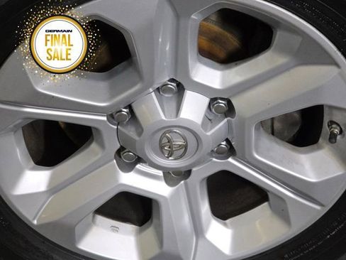 Used 2016 Toyota 4Runner SR5 image 10