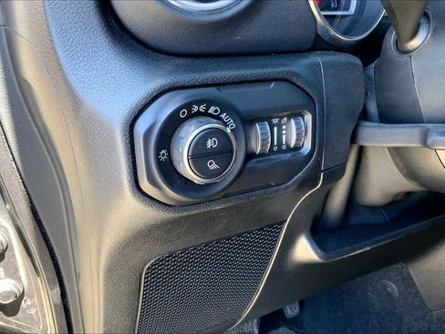 Used 2020 Jeep Gladiator Overland image 36
