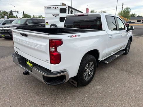 Used 2022 Chevrolet Silverado 1500 LT AWD/4WD image 3