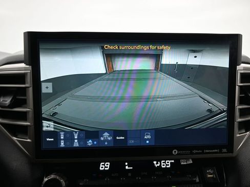 Used 2024 Toyota Tundra Limited image 25