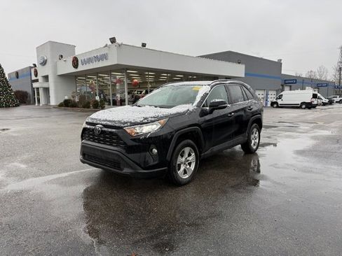 Used 2019 Toyota RAV4 XLE image 5