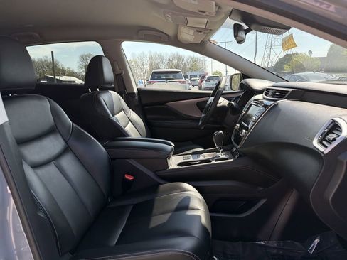 Certified 2024 Nissan Murano SV w/ SV Midnight Edition Package FWD image 18