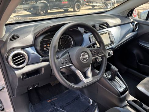 Used 2025 Nissan Versa SV w/ Trunk Package FWD image 33