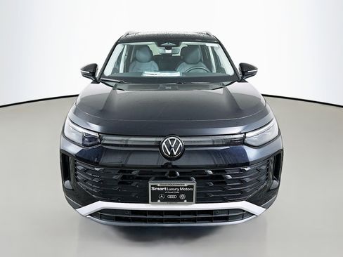New 2025 Volkswagen Tiguan SE AWD/4WD image 2