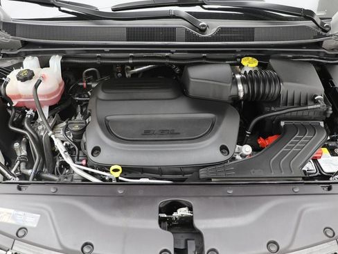 Used 2025 Chrysler Pacifica Select FWD image 24