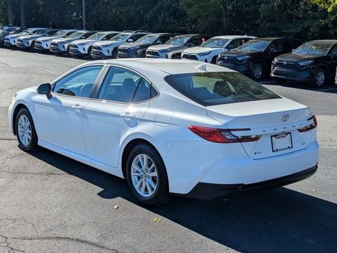 Used 2025 Toyota Camry LE image 5
