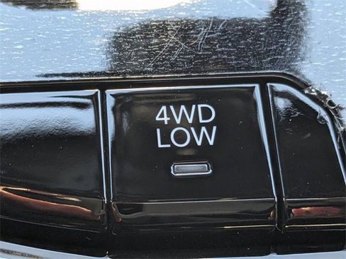 New 2025 Jeep Grand Cherokee L Summit w/ Luxury Tech Group V image 21