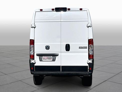 Used 2024 RAM ProMaster 2500 w/ Premium Convenience Group image 5