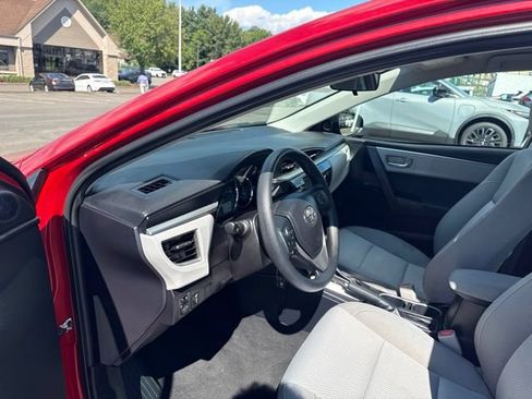 Used 2016 Toyota Corolla LE FWD image 16