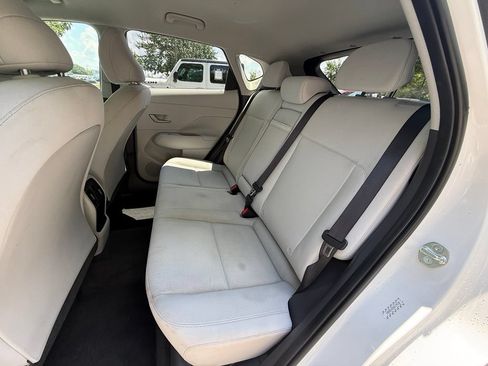 Used 2024 Hyundai Kona SEL AWD/4WD image 32