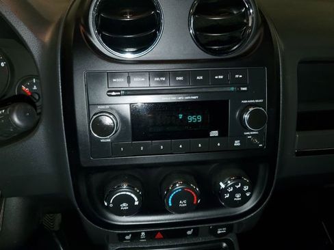 Used 2012 Jeep Patriot Latitude image 18