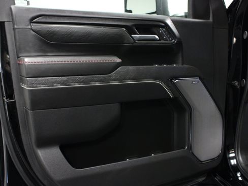 Used 2024 GMC Sierra 2500 AT4X AWD/4WD image 11