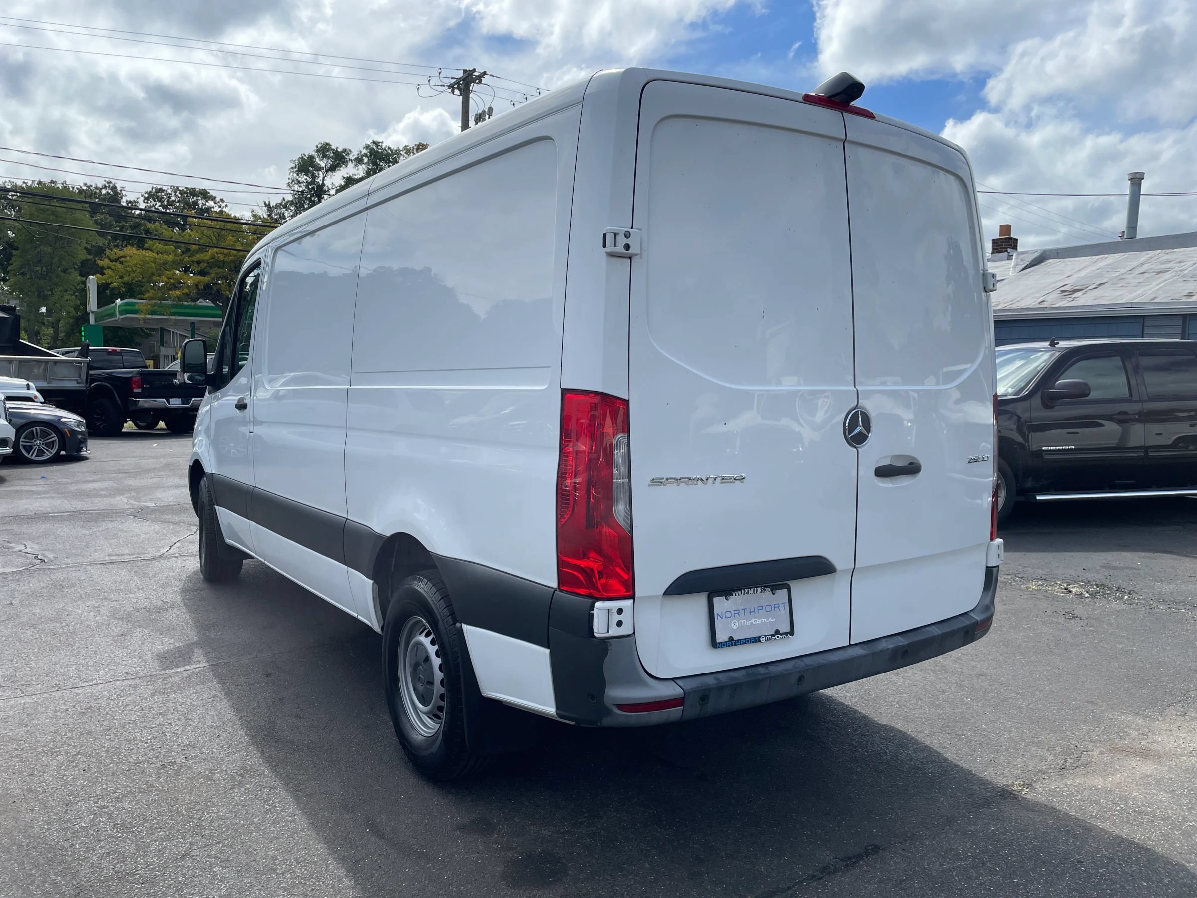 Used 2022 Mercedes-Benz Sprinter 2500 image 3