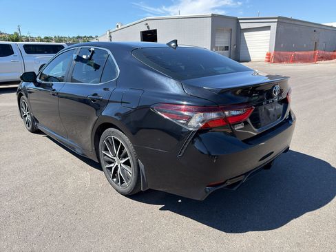 Certified 2022 Toyota Camry SE w/ Cold Weather Package AWD/4WD image 8