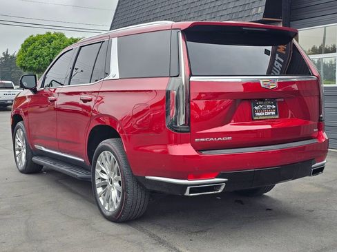 Used 2022 Cadillac Escalade Premium Luxury AWD/4WD image 3
