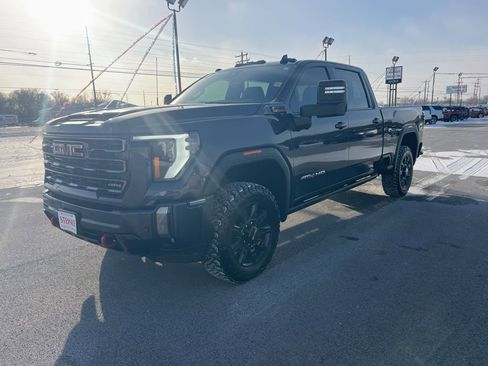 Used 2024 GMC Sierra 2500 AT4 w/ AT4 Premium Plus Package image 4