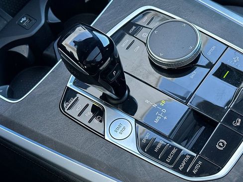 Used 2022 BMW X5 xDrive45e w/ Parking Assistance Package image 24