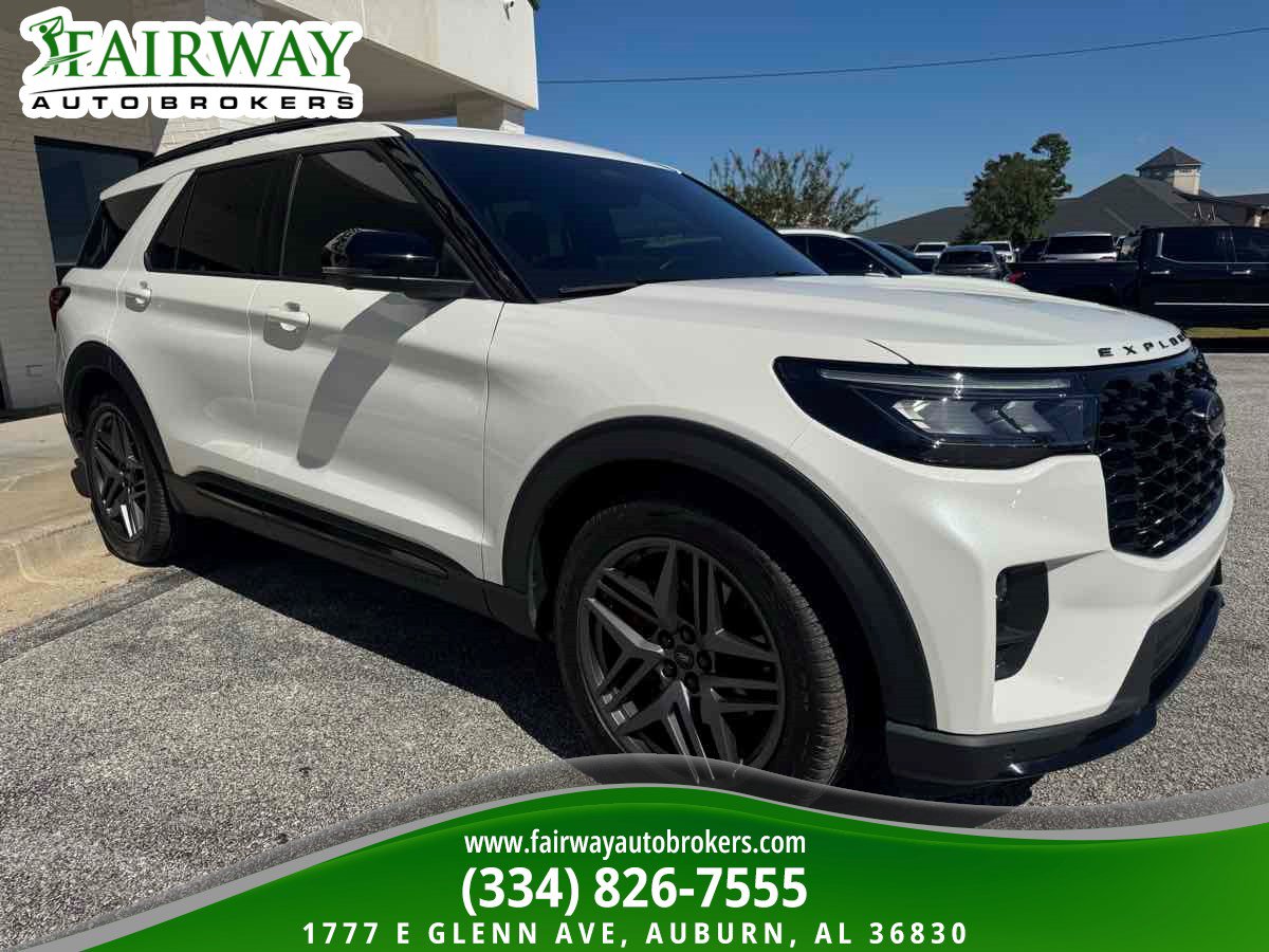 Used 2025 Ford Explorer ST w/ Sun And Sound Package AWD/4WD image 4