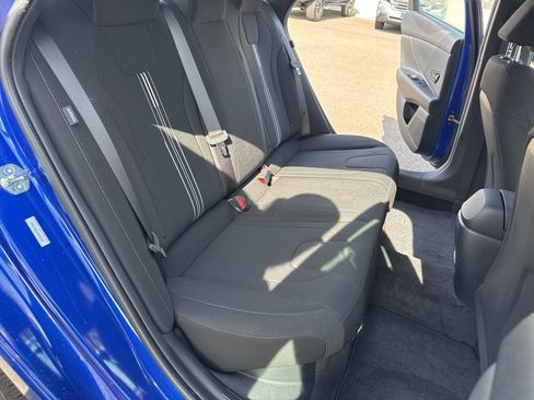 Used 2025 Hyundai Elantra SEL w/ Cargo Package image 15