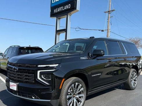 New 2026 Chevrolet Suburban High Country AWD/4WD image 4