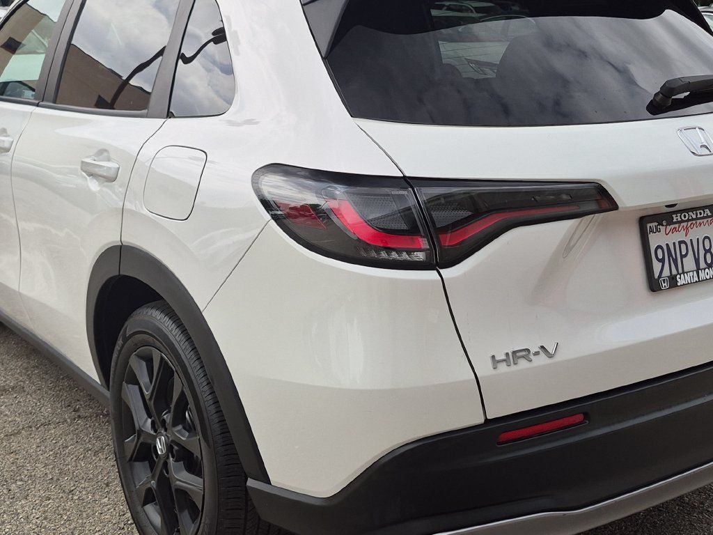 Used 2024 Honda HR-V Sport image 10