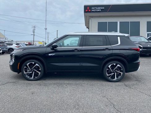 New 2025 Mitsubishi Outlander SEL image 2