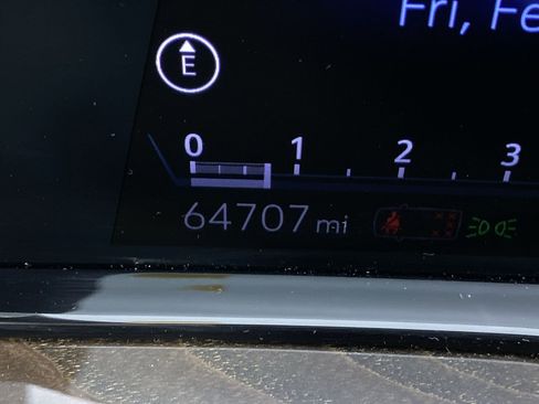 Certified 2022 Cadillac Escalade ESV Sport Platinum image 4