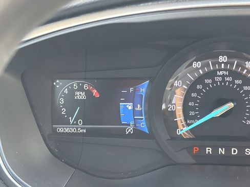 Used 2018 Ford Fusion SE w/ Fusion SE Technology Package FWD image 26