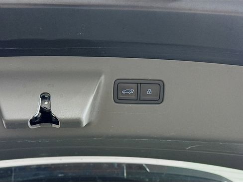 Used 2025 Hyundai Santa Fe SEL FWD image 30