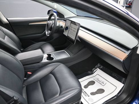 Used 2023 Tesla Model 3 Standard Range RWD image 31