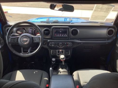 Used 2022 Jeep Gladiator Sport AWD/4WD image 6