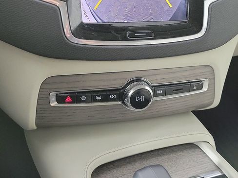 Used 2023 Volvo XC90 B6 Plus w/ Protection Package Premier image 33